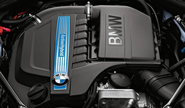 <strong>BMW Activehybrid5｜ビー・エム・ダブリュー アクティブハイブリッド5</strong>　3リッター直列6気筒＋モーターにより250kW（340ps）、450Nm（45.9kgm）を発揮する