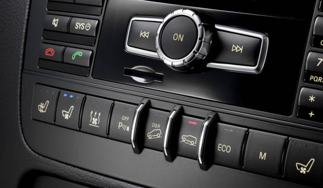 <strong>Mercedes-Benz GLK 250 BlueTEC 4MATIC｜メルセデス・ベンツ GLK 250 ブルーテック 4MATIC</strong>