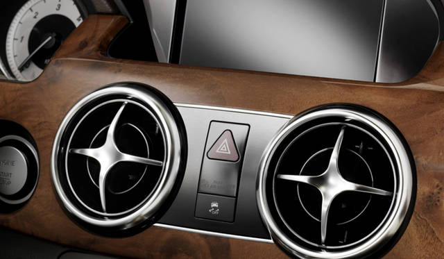 <strong>Mercedes-Benz GLK 250 BlueTEC 4MATIC｜メルセデス・ベンツ GLK 250 ブルーテック 4MATIC</strong>