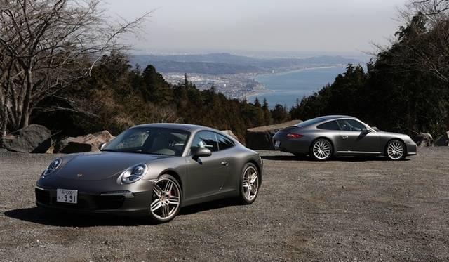 <strong>Porsche 911｜ポルシェ新旧911比較試乗</strong>　手前が新型（991型）、奥が997型
