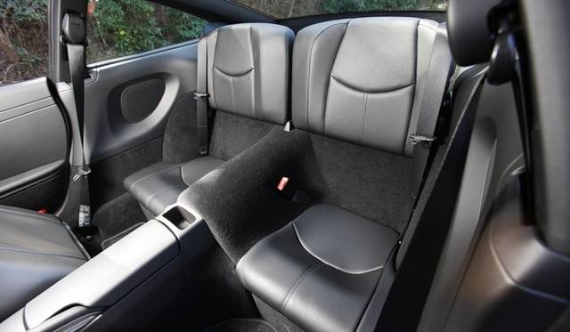 <strong>Porsche 911｜ポルシェ新旧911比較試乗</strong>　997型911カレラの後席