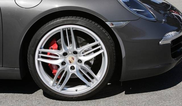 <strong>Porsche 911｜ポルシェ新旧911比較試乗</strong>　新型（991型）911カレラS