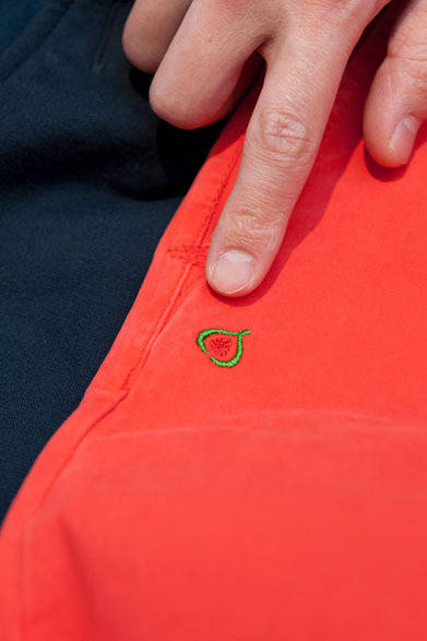 <strong> STRASBURGO｜ストラスブルゴ</strong>　パンツ各2万8350円（ウーゼス リバイバル／ストラスブルゴ）