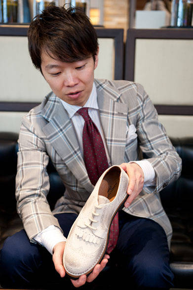 <strong> STRASBURGO｜ストラスブルゴ</strong>　ぽってりフォルムとキルトタッセル、ビブラムソールが特徴。靴4万7250円（アルベルト パリア リバイバル／ストラスブルゴ）