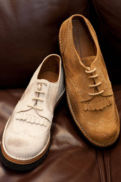 <strong> STRASBURGO｜ストラスブルゴ</strong>　靴各4万7250円（アルベルト パリア リバイバル／ストラスブルゴ）