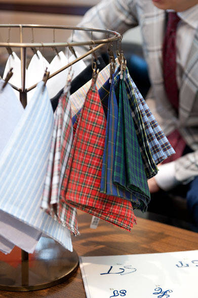 <strong> STRASBURGO｜ストラスブルゴ</strong>　ポケットチーフ各3150円（ムンガイ／ストラスブルゴ）