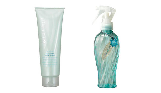 <strong>La Visui｜ラヴィスイ</strong>　左／＜ダメージケアトリートメント＞ラ ヴィスイ ミネラルSPA アクアシャイン ヘアマスク1260円、右／＜トリートメント＞ラ ヴィスイ ミネラルSPA アクアシャイン リペアミスト1260円