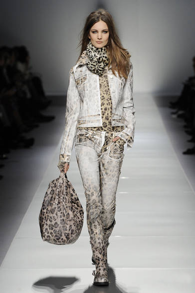 <strong>Blumarine｜ブルマリン</strong>　2012-13年秋冬コレクション速報