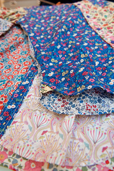 <strong>ISETAN MEN’S｜伊勢丹新宿店メンズ館</strong>　7階“オーセンティックカジュアル・スポーツ”　シャツ2万4150円（ブラッカー バイ スティーブンアラン／伊勢丹新宿店）