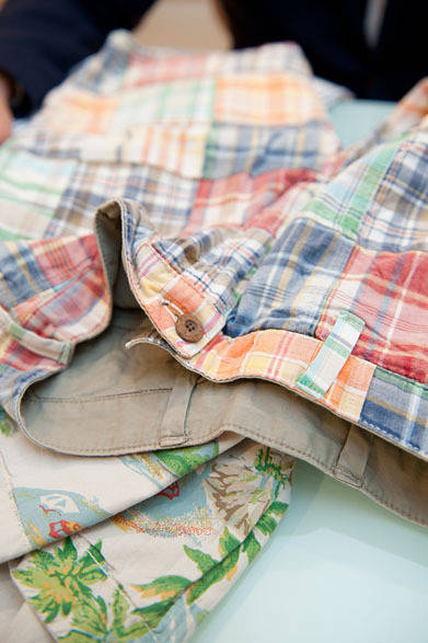 <strong>ISETAN MEN’S｜伊勢丹新宿店メンズ館</strong>　7階“オーセンティックカジュアル・スポーツ”　リバーシブルショートパンツ1万1500円～1万3650円（テーラービンテージ／伊勢丹新宿店）