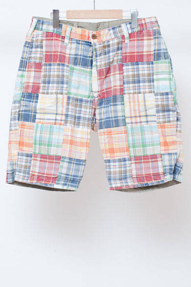 <strong>ISETAN MEN’S｜伊勢丹新宿店メンズ館</strong>　7階“オーセンティックカジュアル・スポーツ”　リバーシブルショートパンツ1万1500円～1万3650円（テーラービンテージ／伊勢丹新宿店）