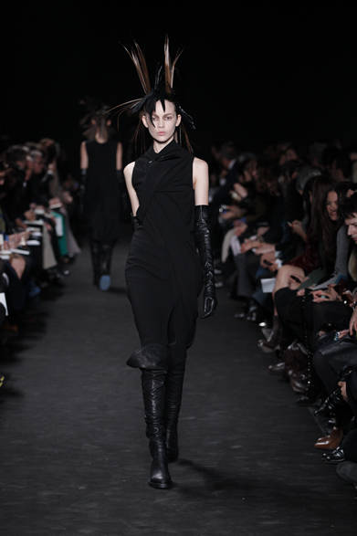 <strong>ANN DEMEULEMEESTER｜アン ドゥムルメステール</strong>　2012-13年秋冬コレクション速報