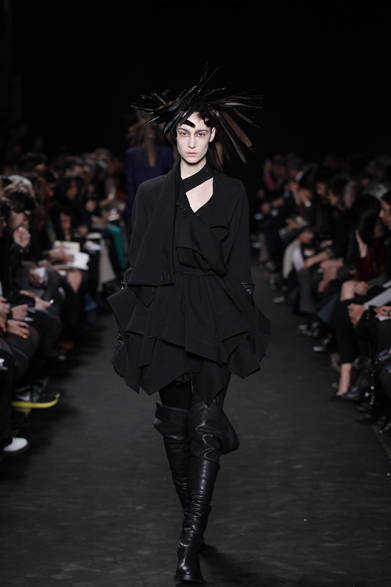 <strong>ANN DEMEULEMEESTER｜アン ドゥムルメステール</strong>　2012-13年秋冬コレクション速報