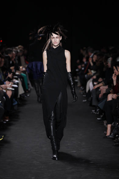 <strong>ANN DEMEULEMEESTER｜アン ドゥムルメステール</strong>　2012-13年秋冬コレクション速報