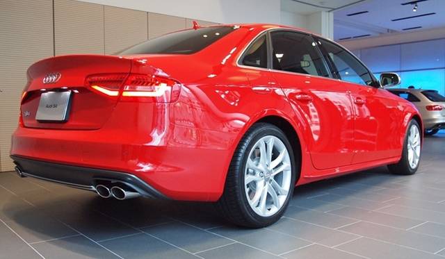 <strong>Audi S4｜アウディ S4</strong>