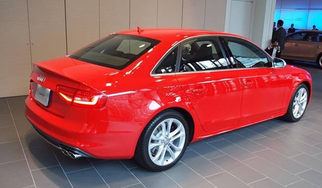 <strong>Audi S4｜アウディ S4</strong>