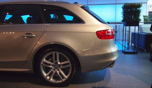 <strong>Audi A4 Avant 2.0TFSI quattro｜アウディ A4アバント 2.0TFSIクワトロ</strong>