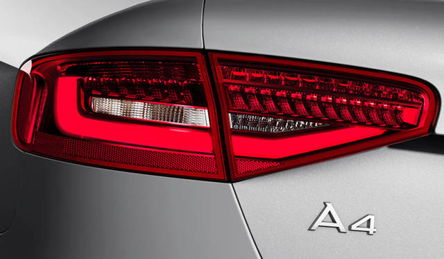 <strong>Audi A4｜アウディ A4</strong>（本国仕様）