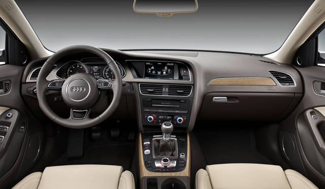 <strong>Audi A4｜アウディ A4</strong>（本国仕様）