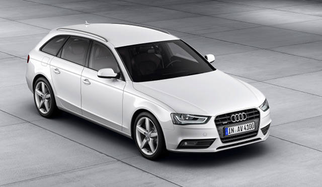 <strong>Audi A4 Avant｜アウディ A4アバント</strong>（本国仕様）