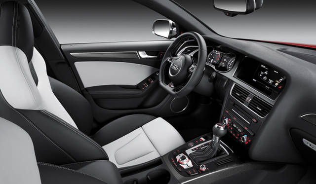 <strong>Audi S4｜アウディ S4</strong>（本国仕様）