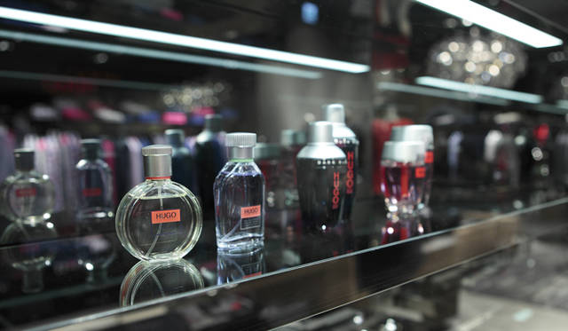 <strong>HUGO BOSS｜ヒューゴ ボス</strong>　パフューム類も揃っている。