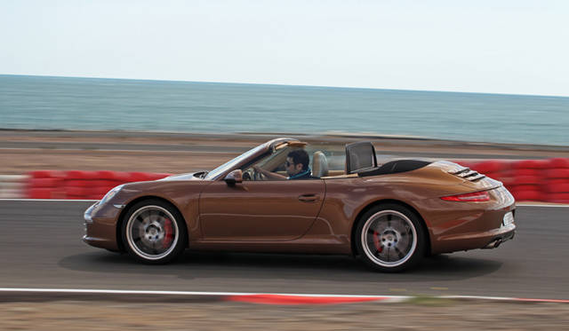 <strong>Porsche 911 cabriolet｜ポルシェ 911 カブリオレ</strong>