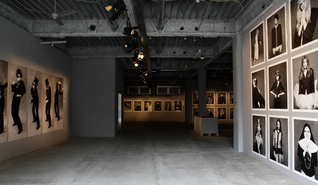 　写真展The Little Black Jacket: CHANEL’s classic revisited by Karl Lagerfeld and Carine Roitfeld