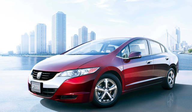 <strong>ソーラー水素ステーション</strong>｜“究極のエコカー”として期待を一身に集める燃料電池車「FCXクラリティ」