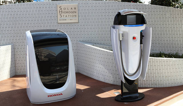 <strong>ソーラー水素ステーション</strong>｜埼玉県と取り組んできた官民一体プロジェクトの一環として今回、県庁に設置