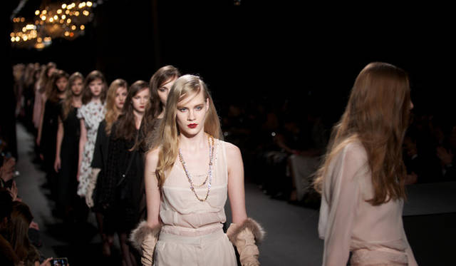 <strong>NINA RICCI｜ニナ・リッチ</strong>　2012年秋冬コレクション