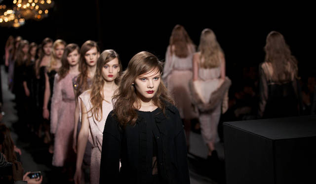 <strong>NINA RICCI｜ニナ・リッチ</strong>　2012年秋冬コレクション