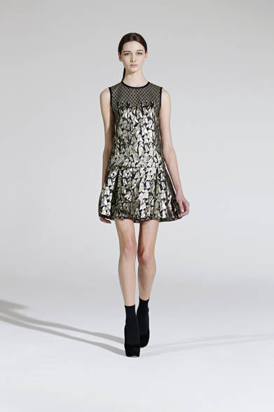 <strong>Vicotira, Victoria Beckham｜ヴィクトリア ヴィクトリア・ベッカム</strong>　2012-13年秋冬コレクション速報　