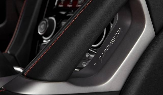 <strong>SRT Viper｜SRTバイパー</strong>