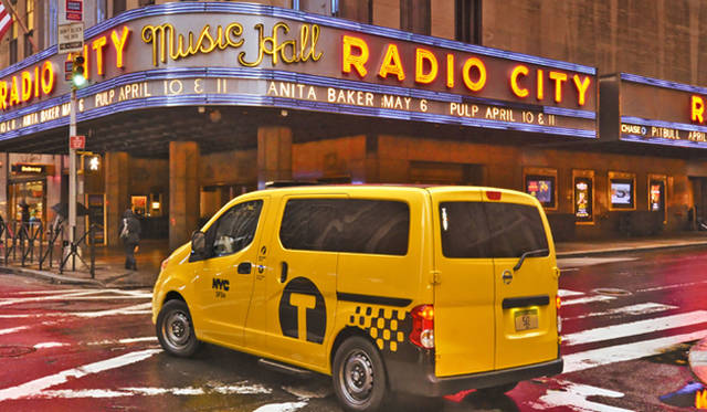 <strong>Taxi of Tomorrow｜04</strong>　世界最大の規模をもつ「ラジオシティ・ミュージックホール」