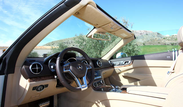 <strong>Mercedes-Benz SL-Class｜メルセデス・ベンツ SLクラス</strong>