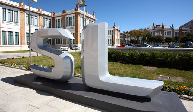 <strong>Mercedes-Benz SL-Class｜メルセデス・ベンツ SLクラス</strong>