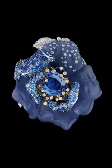 <strong>DIOR FINE JEWELRY｜ディオール ファイン ジュエリー</strong>　夜の花をイメージしたジュエリー