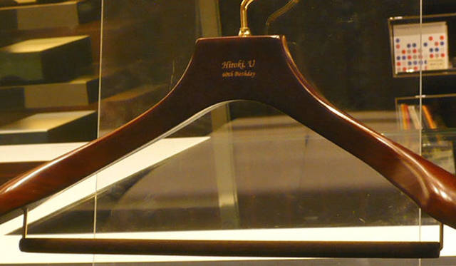 <strong>伊勢丹｜イセタンメンズ レジデンス</strong>　「中田ハンガー」 職人によるハンガー製作実演 