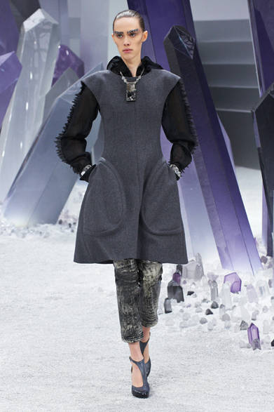 <strong>CHANEL｜シャネル</strong>　2012-13年秋冬コレクション速報　©CHANEL