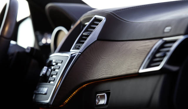 <strong>Mercedes-Benz GL 350 BlueTEC 4MATIC｜メルセデス・ベンツ GL 350 ブルーテック 4MATIC</strong>