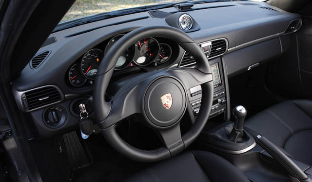 <strong>Porsche 911 type 997｜ポルシェ 911 （997型）</strong>