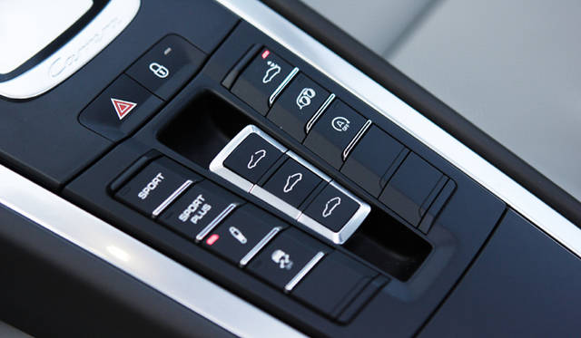 <strong>Porsche 911 type 991｜ポルシェ 911 （991型）</strong>