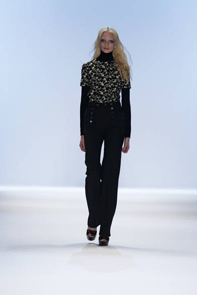 <strong>JILLSTUART｜ジルスチュアート</strong>　2012-13年秋冬コレクション速報