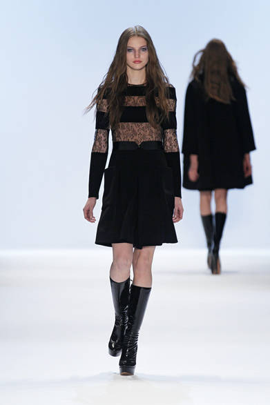 <strong>JILLSTUART｜ジルスチュアート</strong>　2012-13年秋冬コレクション速報