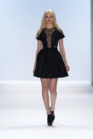<strong>JILLSTUART｜ジルスチュアート</strong>　2012-13年秋冬コレクション速報
