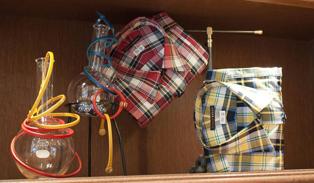 <strong>YAMAKI｜山喜</strong>　シャツスタイルショップ「スタイルワークス 銀座」　コラボレーションレーベル「to g」のシャツ