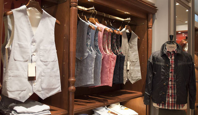 <strong>YAMAKI｜山喜</strong>　シャツスタイルショップ「スタイルワークス 銀座」　コラボレーションレーベル「to g」のカジュアルアイテム