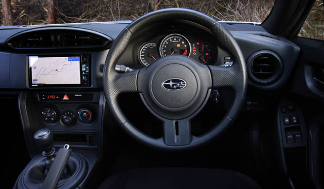 <strong>SUBARU BRZ｜スバル BRZ</strong>