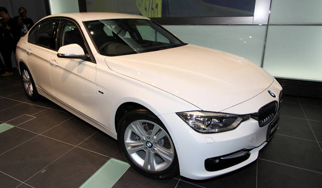 <strong>BMW 320i｜ビー・エム・ダブリュー 320i</strong>